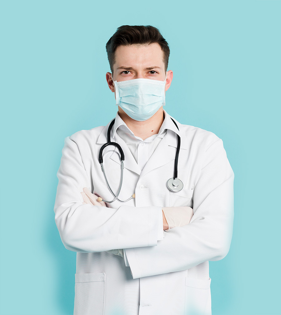 Médico de Total e Integral Salud atendiendo a un paciente
